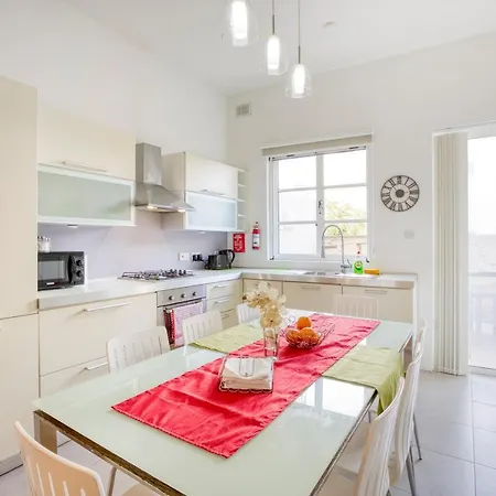 Apt With Private Terrace By 360 Estates